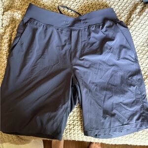 Lululemon THE short- 9”- M